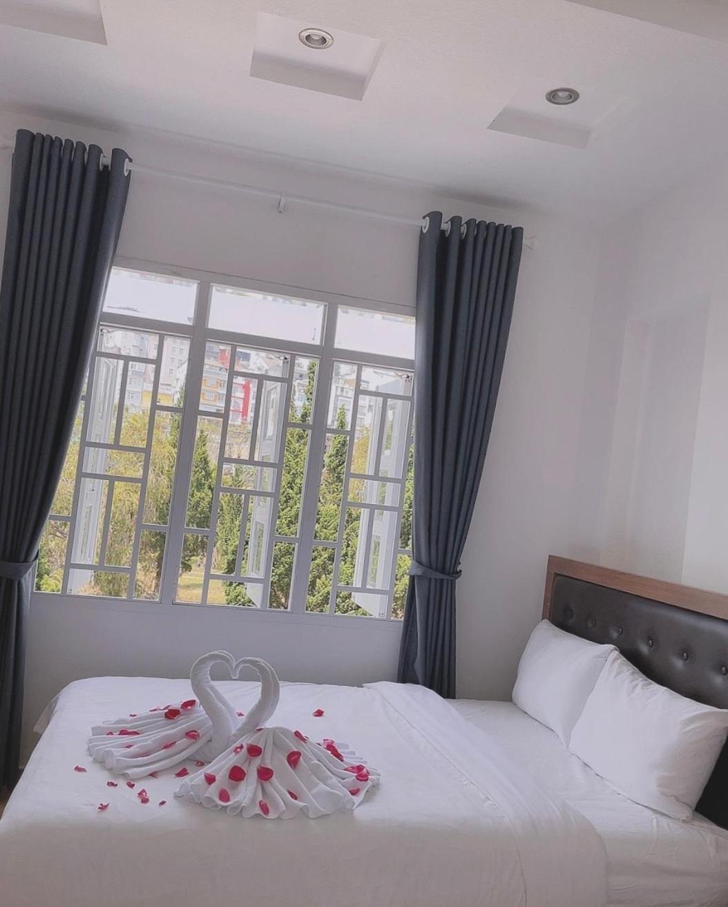 Phuong Vy Hotel Dalat Bagian luar foto