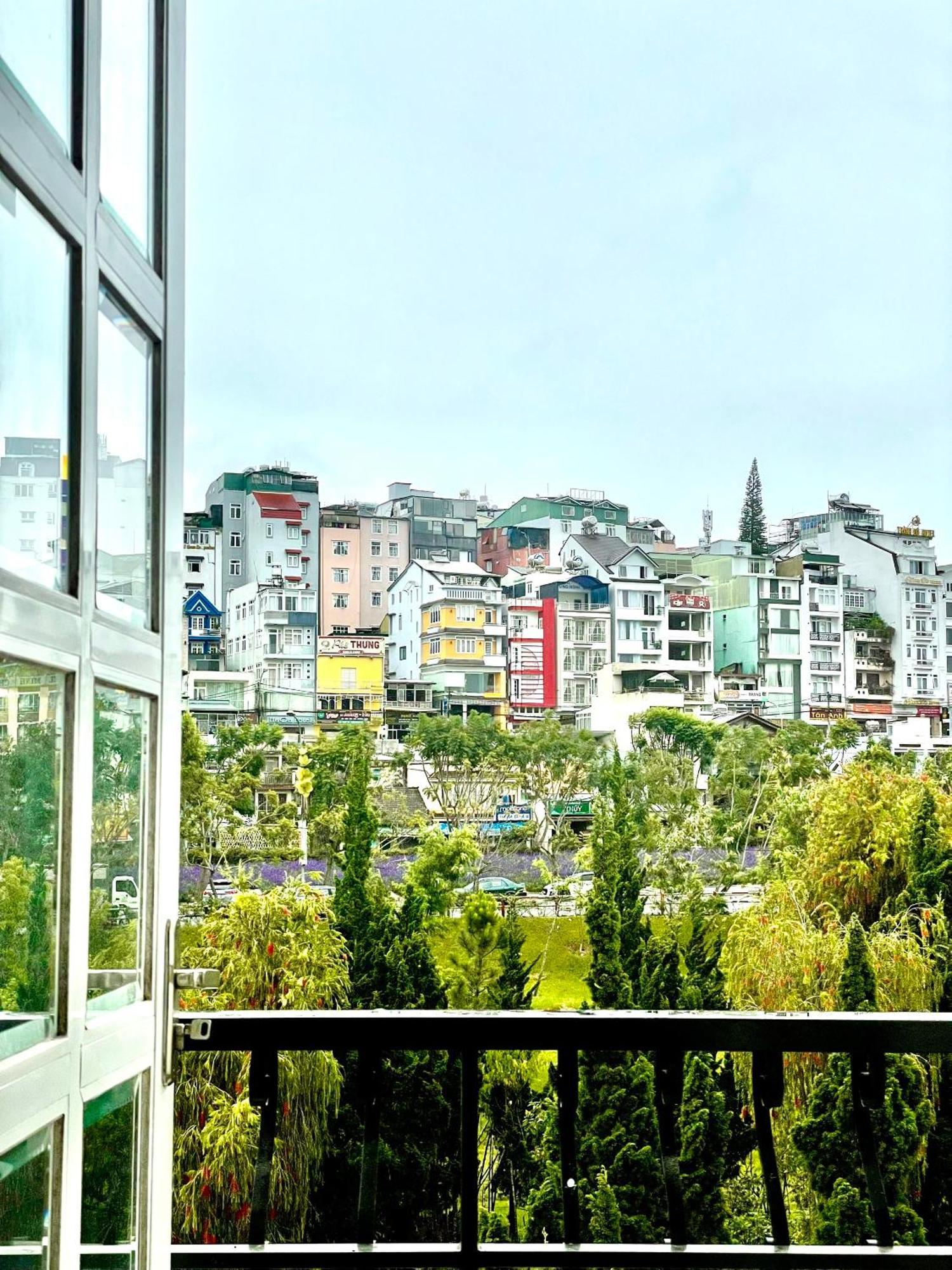 Phuong Vy Hotel Dalat Bagian luar foto